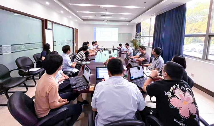 彩虹攜手晶晟科技打造信息化平臺(tái)，以科技賦能搶占行業(yè)制高點(diǎn)